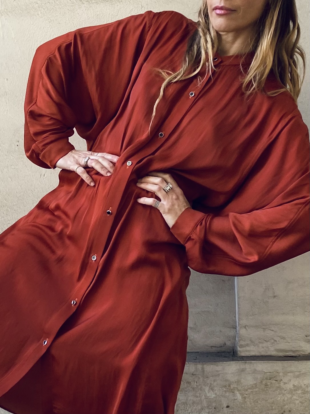 ROBE CHEMISE OVERSIZE ICHIKA TIE AND DIE ROSE CHARLOTTE MULLOR MADE IN FRANCE .